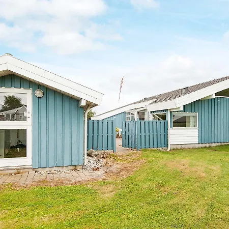 Three-bedroom Holiday In 14 Holiday home Hejls