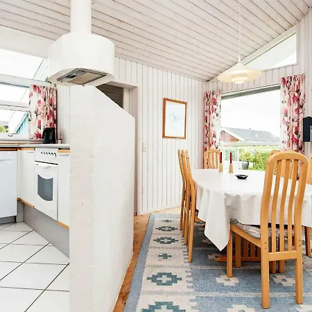 Holiday home Three-bedroom Holiday In 14