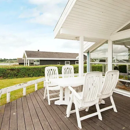 Three-bedroom Holiday In 14 Holiday home