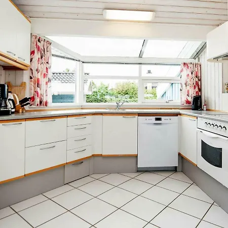 Holiday home Three-bedroom Holiday In 14