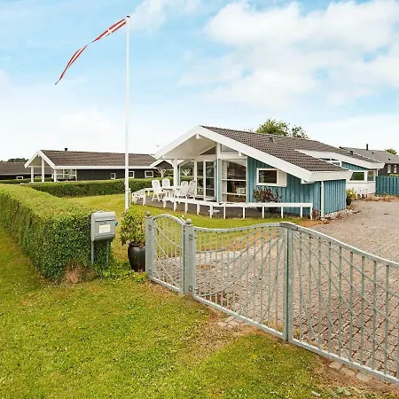 Three-bedroom Holiday In 14 Holiday home Hejls