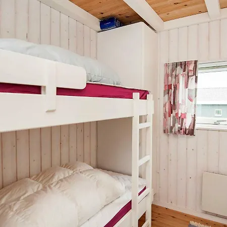 Three-bedroom Holiday In 14 Holiday home *